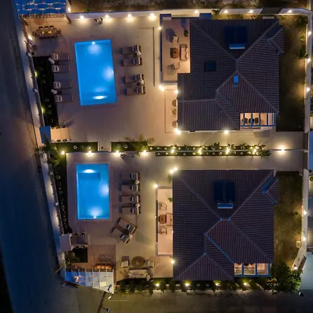 Nuera Luxury - 4br With Pool By Mana Gers