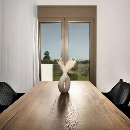 Nuera Luxury - 4br With Pool By Mana Gers Plános