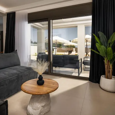 Nuera Luxury - 4br With Pool By Mana Gers Villa Plános
