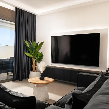 Nuera Luxury - 4br With Pool By Mana Gers Villa *