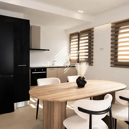 Nuera Luxury - 4br With Pool By Mana Gers