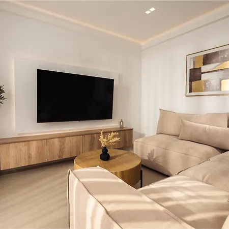 Nuera Luxury - 4br With Pool By Mana Gers וילה