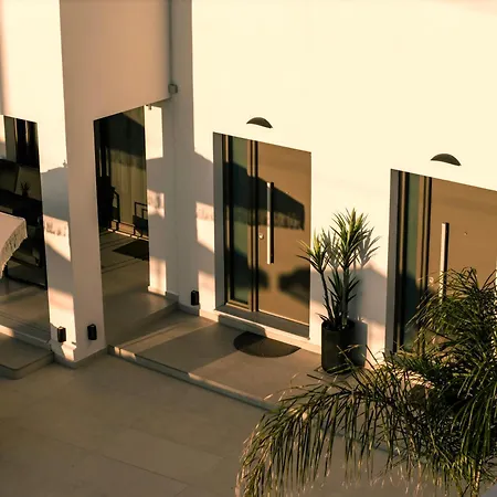 Nuera Luxury - 4br With Pool By Mana Gers Villa *