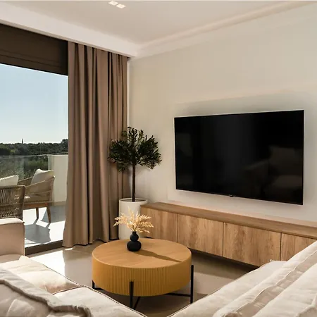 Nuera Luxury - 4br With Pool By Mana Gers *