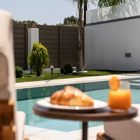 Nuera Luxury - 4br With Pool By Mana Gers Plános