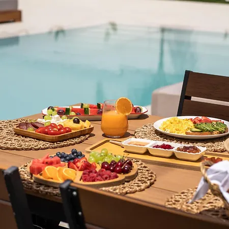 Nuera Luxury - 4br With Pool By Mana Gers Villa